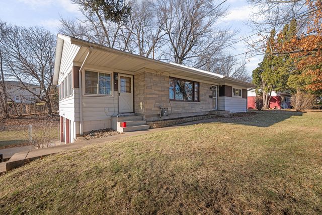 1929 5th Street, East Moline, IL 61244