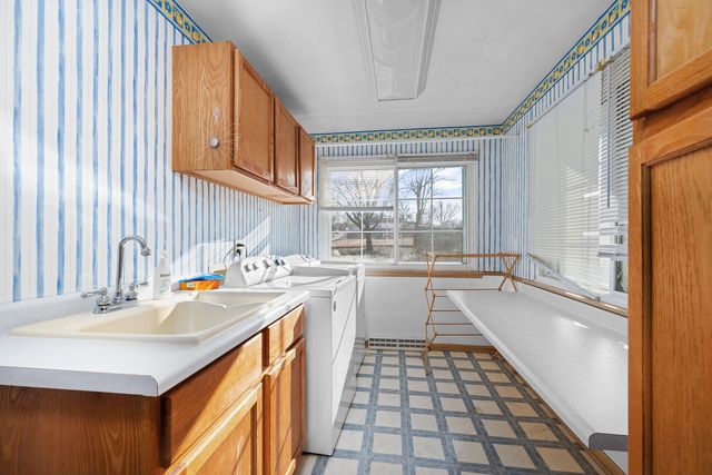 1929 5th Street, East Moline, IL 61244