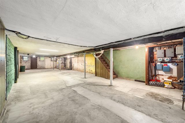 60-77 69th Avenue, Ridgewood, NY 11385