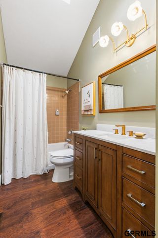 14124 Lillian Circle, Omaha, NE 68138