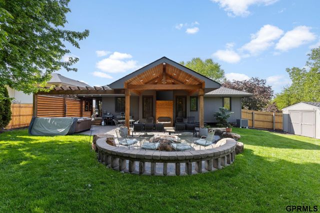 14124 Lillian Circle, Omaha, NE 68138