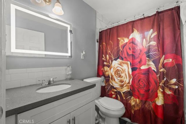 221 W Hillcrest Boulevard, Inglewood, CA 90301