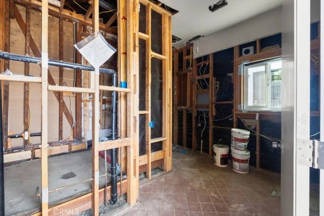 221 W Hillcrest Boulevard, Inglewood, CA 90301