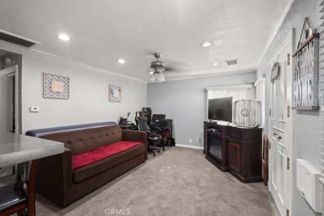 221 W Hillcrest Boulevard, Inglewood, CA 90301