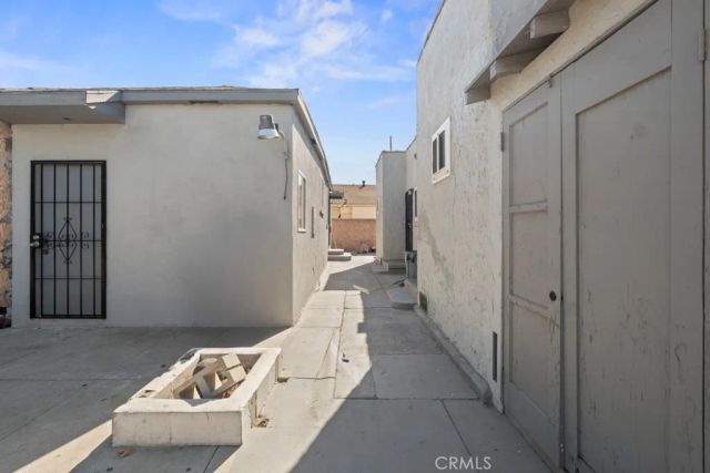 221 W Hillcrest Boulevard, Inglewood, CA 90301