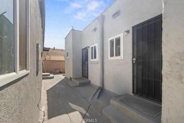 221 W Hillcrest Boulevard, Inglewood, CA 90301