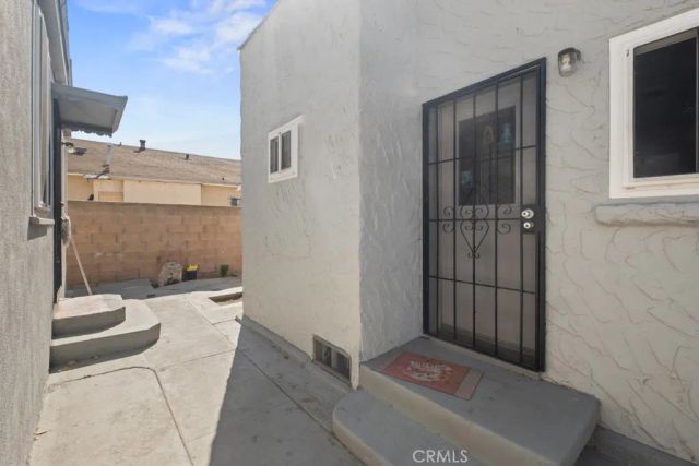 221 W Hillcrest Boulevard, Inglewood, CA 90301