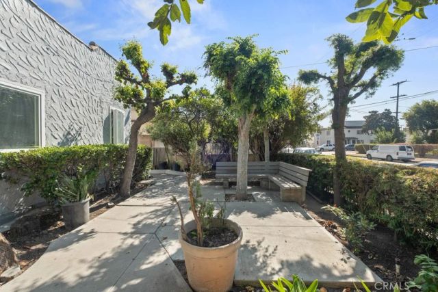 221 W Hillcrest Boulevard, Inglewood, CA 90301