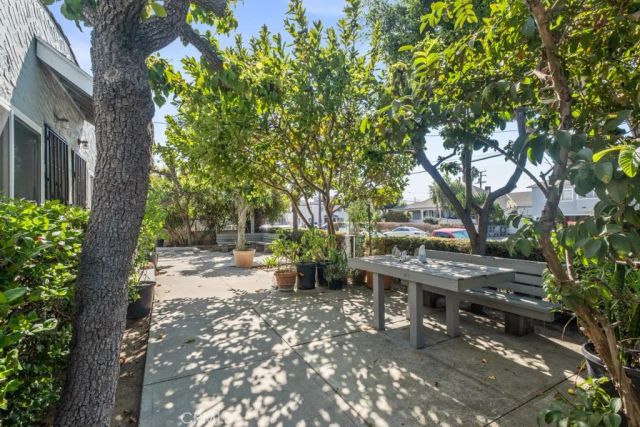 221 W Hillcrest Boulevard, Inglewood, CA 90301
