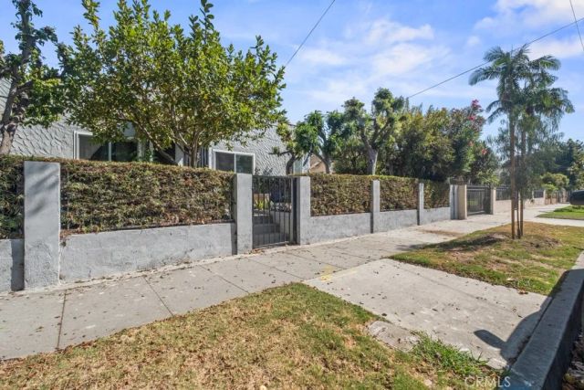 221 W Hillcrest Boulevard, Inglewood, CA 90301