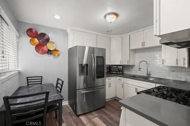221 W Hillcrest Boulevard, Inglewood, CA 90301