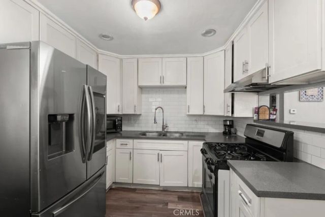 221 W Hillcrest Boulevard, Inglewood, CA 90301