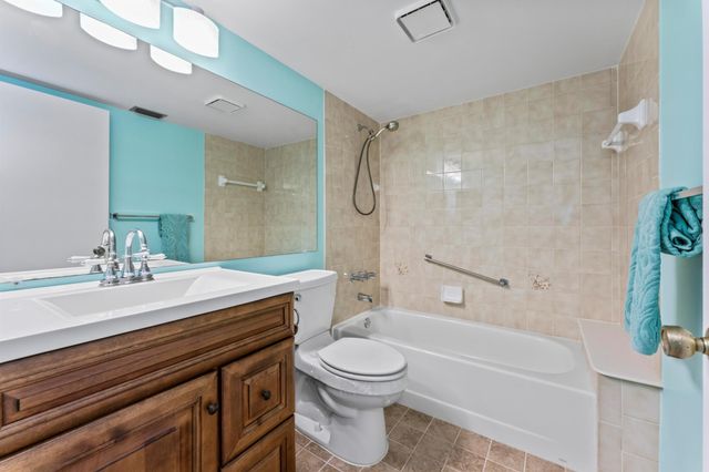 2702 SW Matheson Avenue 113-H1, Palm City, FL 34990