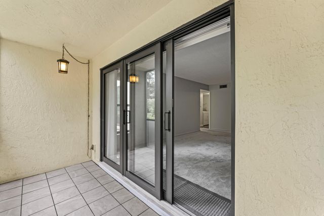 2702 SW Matheson Avenue 113-H1, Palm City, FL 34990