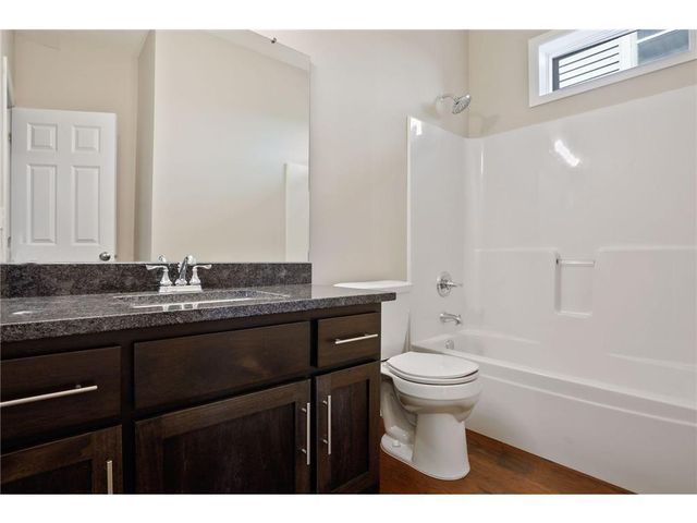 2050 W Broadway Avenue, Minneapolis, MN 55411