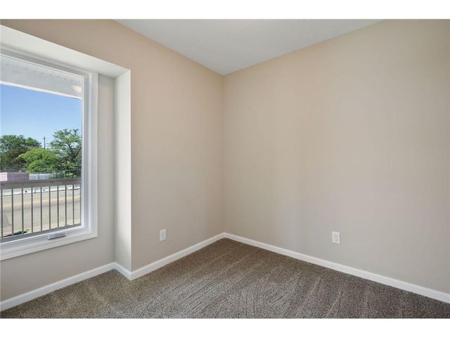 2050 W Broadway Avenue, Minneapolis, MN 55411