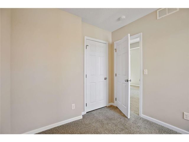 2050 W Broadway Avenue, Minneapolis, MN 55411