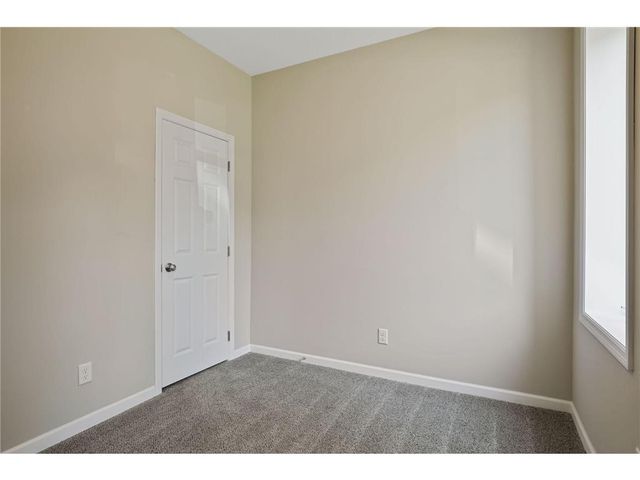 2050 W Broadway Avenue, Minneapolis, MN 55411