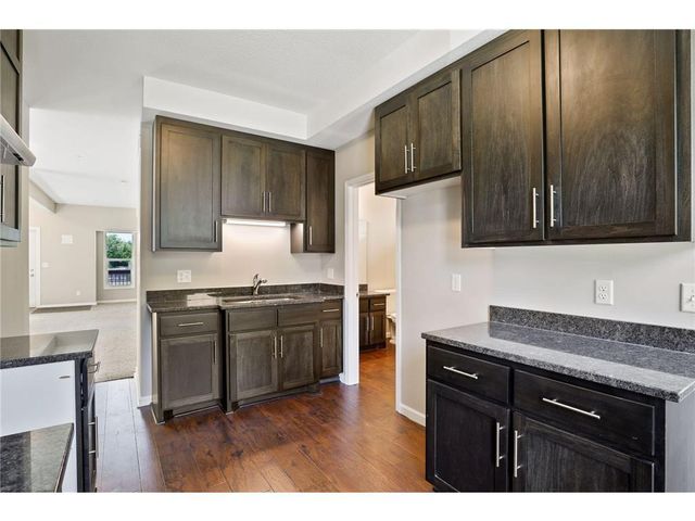 2050 W Broadway Avenue, Minneapolis, MN 55411