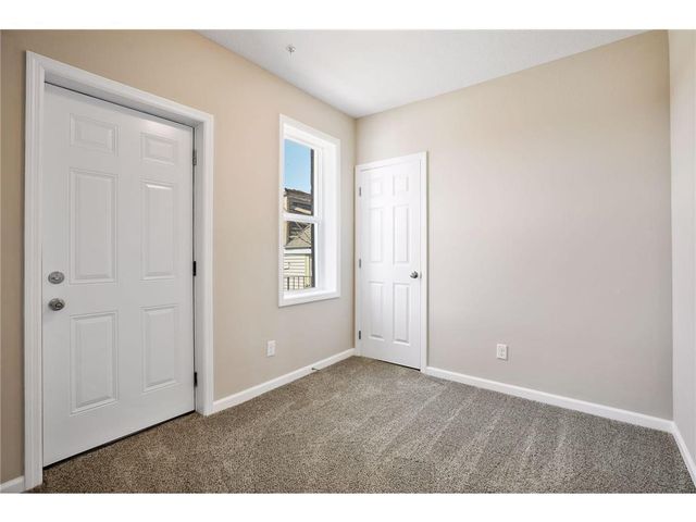 2050 W Broadway Avenue, Minneapolis, MN 55411