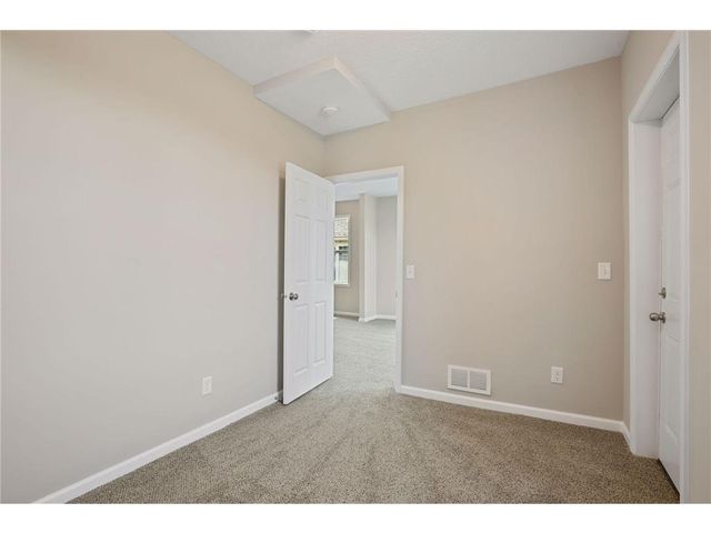 2050 W Broadway Avenue, Minneapolis, MN 55411