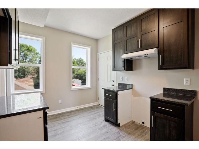 2050 W Broadway Avenue, Minneapolis, MN 55411