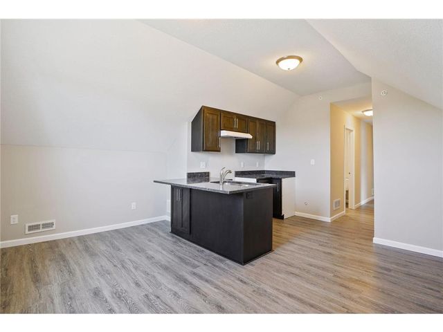 2050 W Broadway Avenue, Minneapolis, MN 55411