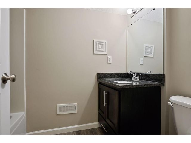 2050 W Broadway Avenue, Minneapolis, MN 55411