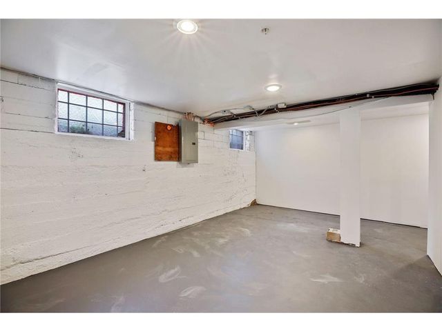 2050 W Broadway Avenue, Minneapolis, MN 55411