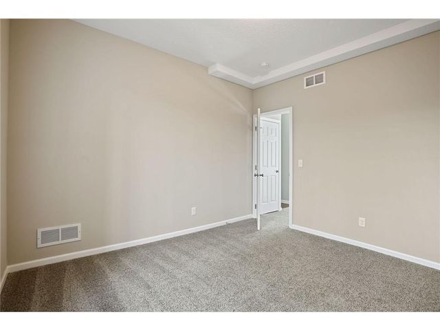 2050 W Broadway Avenue, Minneapolis, MN 55411