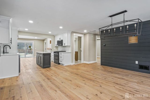 820 front Street, Dunellen, NJ 08812