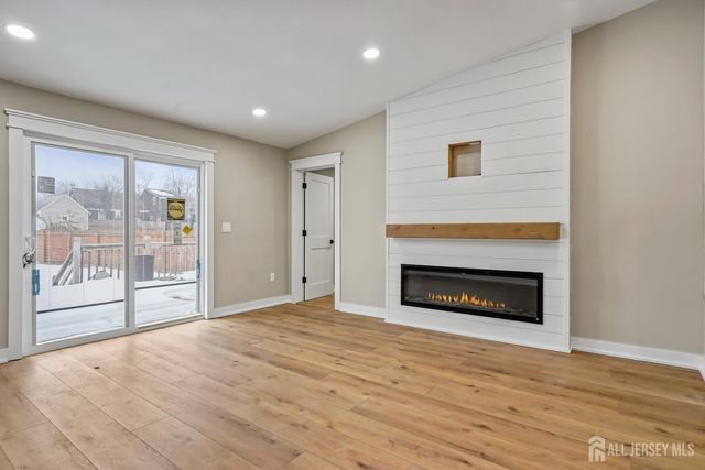 820 front Street, Dunellen, NJ 08812