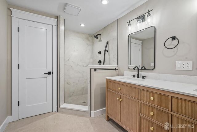 820 front Street, Dunellen, NJ 08812