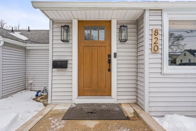 820 front Street, Dunellen, NJ 08812