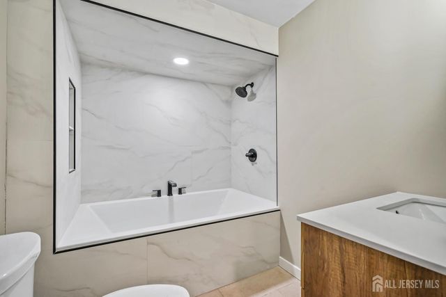 820 front Street, Dunellen, NJ 08812