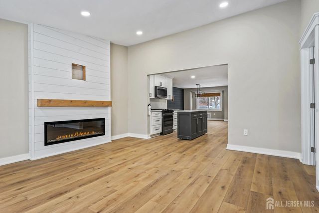 820 front Street, Dunellen, NJ 08812