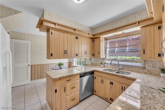 18219 Van Aken Boulevard, Shaker Heights, OH 44122