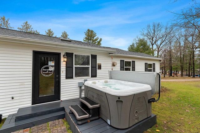 N7853 NOQUEBAY ROAD, Crivitz, WI 54114