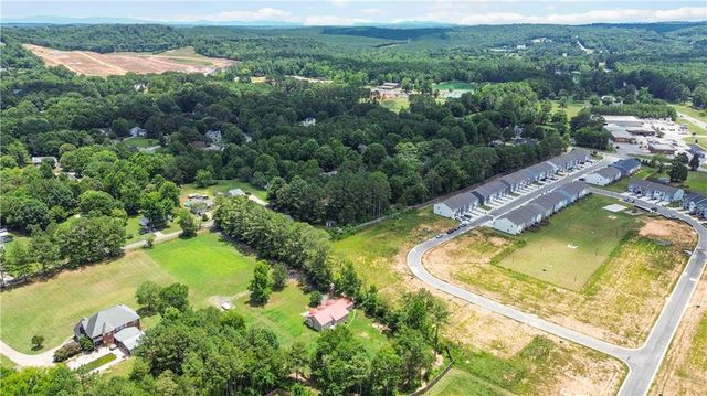 160 Village Green Drive NW, Adairsville, GA 30103