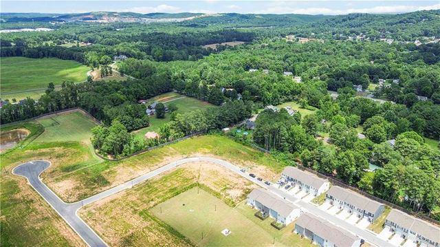 160 Village Green Drive NW, Adairsville, GA 30103
