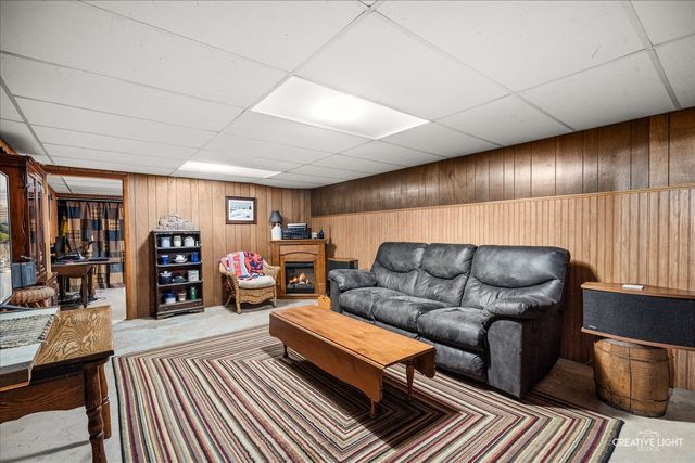 430 N Depot Street, Somonauk, IL 60552