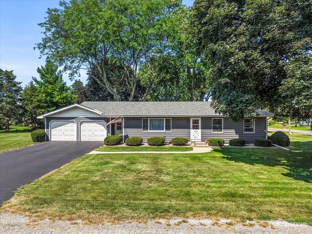 430 N Depot Street, Somonauk, IL 60552