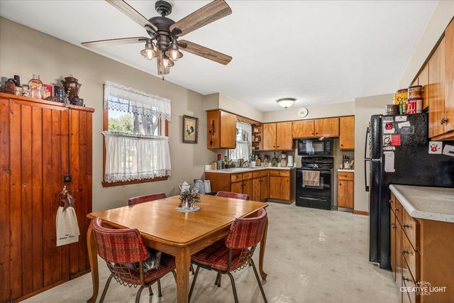 430 N Depot Street, Somonauk, IL 60552