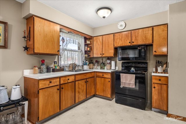 430 N Depot Street, Somonauk, IL 60552