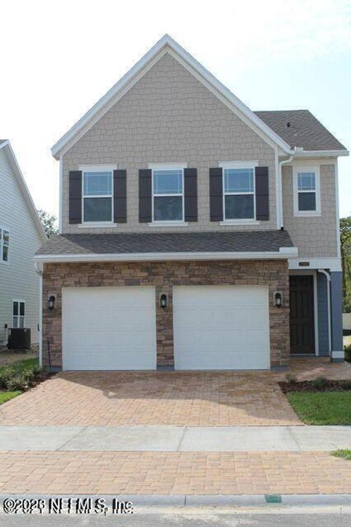 2642 CAROLINE HILLS Drive, Jacksonville, FL 32225