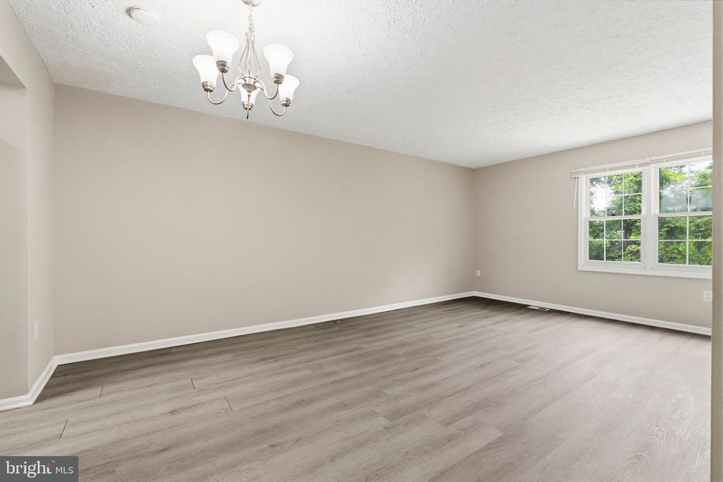 Image 10 of property listing at 2034 N ANVIL LN, Temple Hills, MD 20748