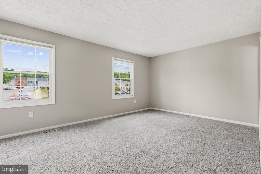 Image 17 of property listing at 2034 N ANVIL LN, Temple Hills, MD 20748