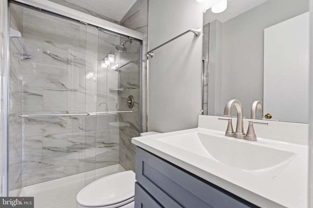 Image 19 of property listing at 2034 N ANVIL LN, Temple Hills, MD 20748