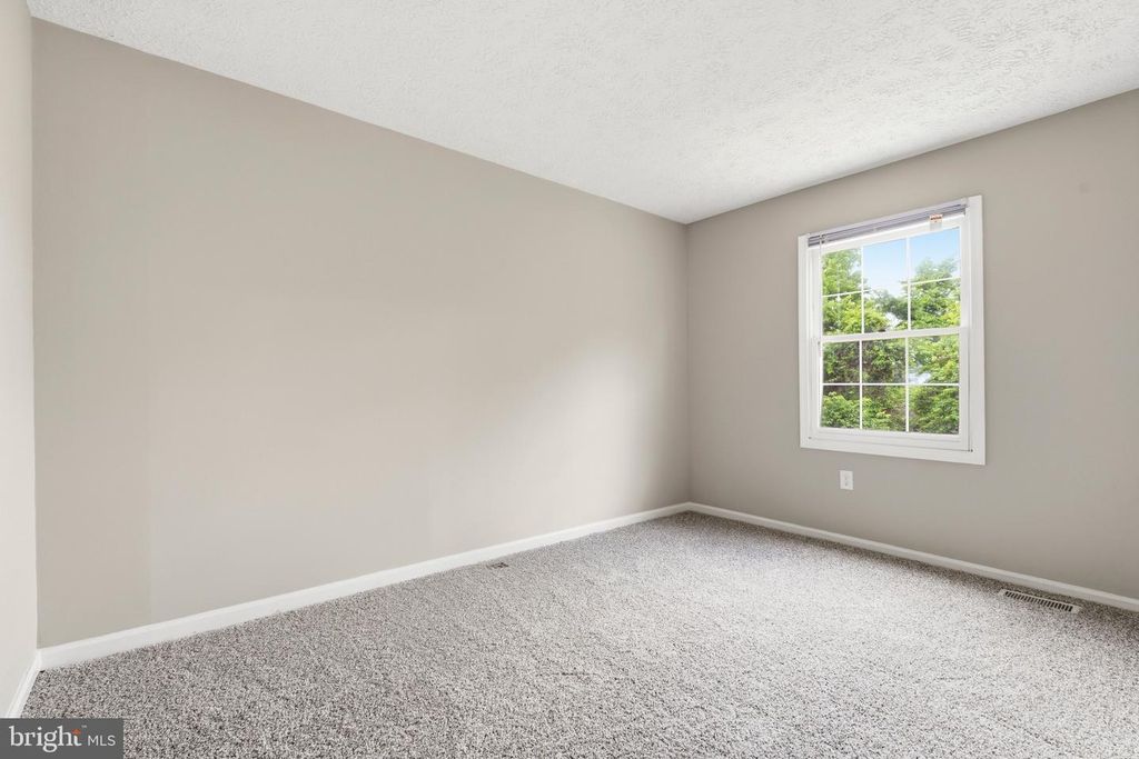 Image 22 of property listing at 2034 N ANVIL LN, Temple Hills, MD 20748