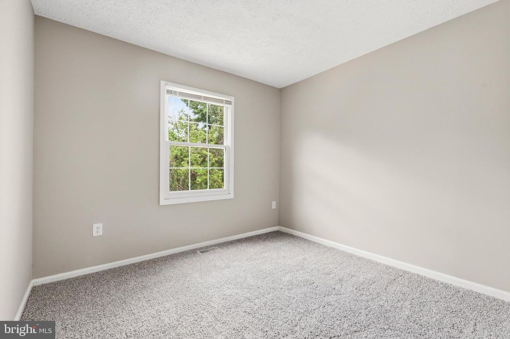 Image 24 of property listing at 2034 N ANVIL LN, Temple Hills, MD 20748